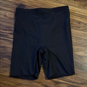 Leonisa Seamless Butt Lifter Shaper Short